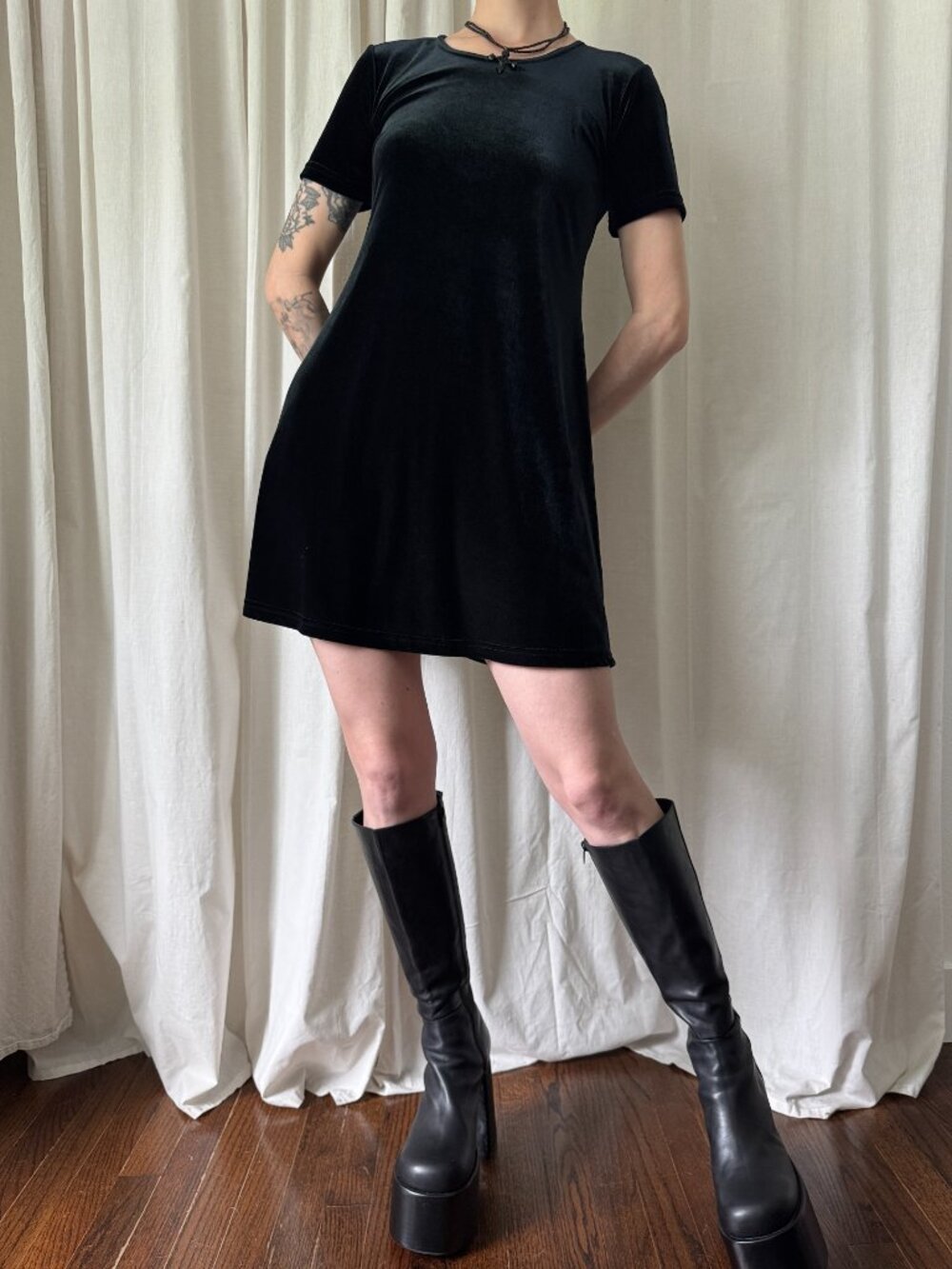 Vintage Dressing Clio Black Velvet Short Sleeve Mini Dress Women's Size Large